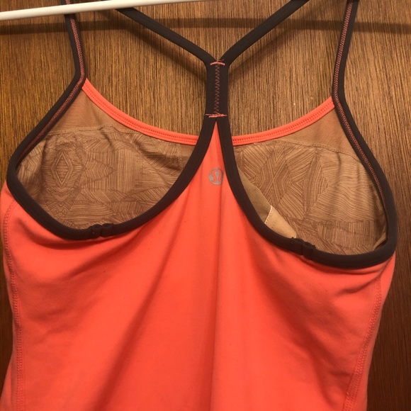 Lululemon tank top size 6 - Picture 2 of 3